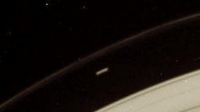 土星光环上五万米长的宇宙飞船到底是什么回事？