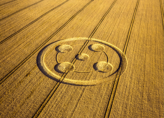 2025年6月22日英国Hackpen Hill麦田怪圈