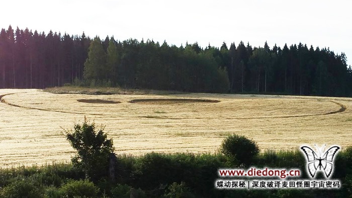 2015年8月9日挪威Krom Farm麦田怪圈