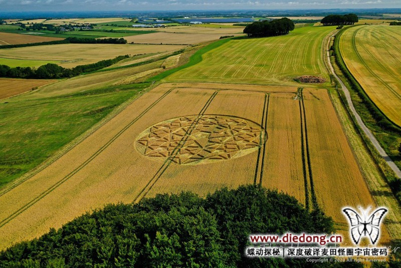 2020年7月23日英国The Ridgeway麦田怪圈