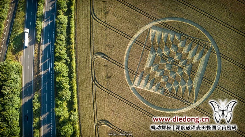 2022年7月3日英国Kiteland Cottages麦田怪圈